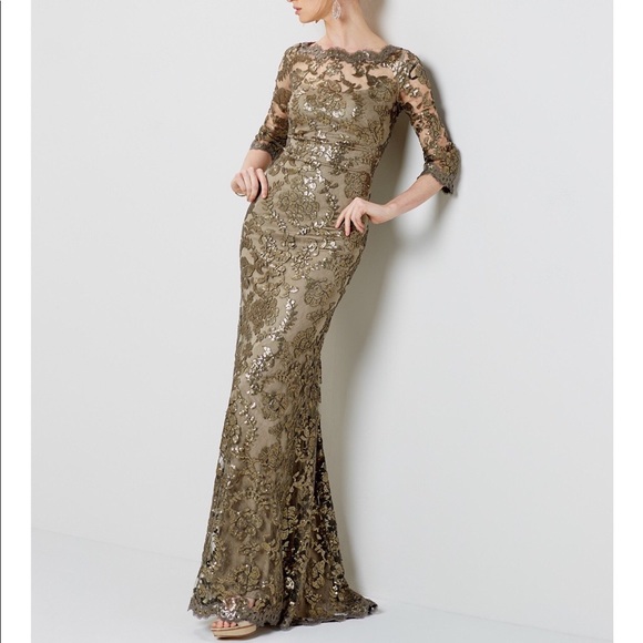 Tadashi Shoji Dresses & Skirts - Tadashi Shoji Scalloped Sequin Lace Gown